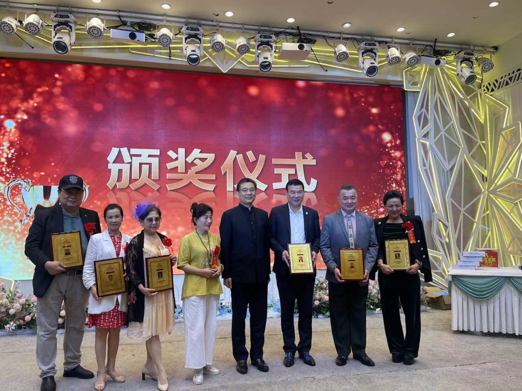 顾绍芬罗逻圣现身香港世界和平音乐会