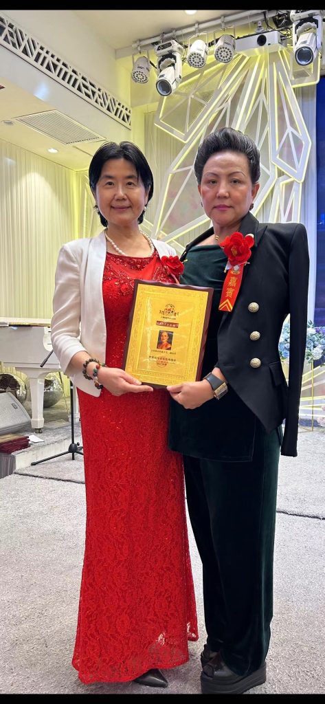 顾绍芬罗逻圣现身香港世界和平音乐会