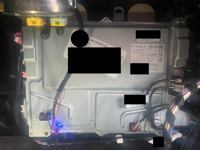 特斯拉 Model Y HW4.0 硬件拆解，与 Model X/S 仅部分细节不同