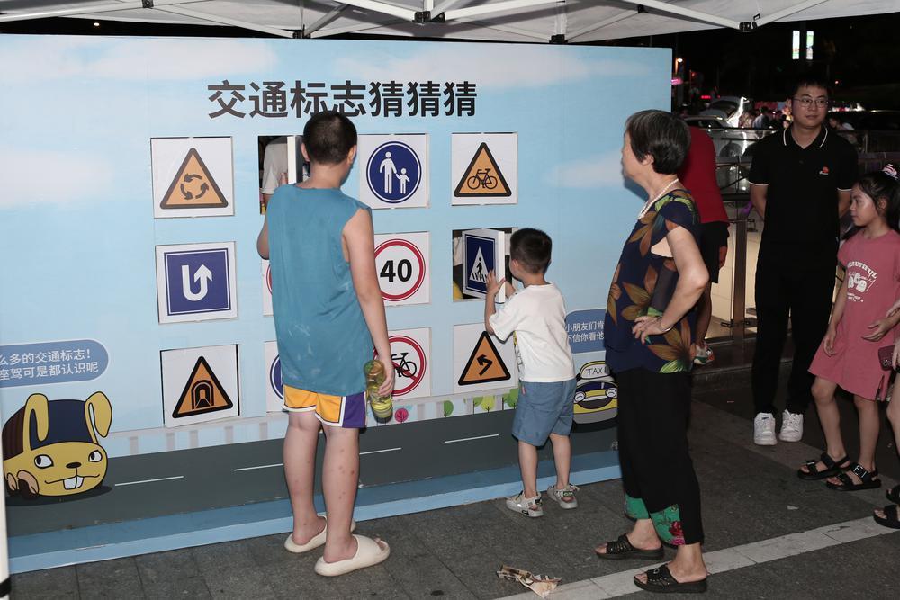 “广州交通安全大篷车”开进海珠