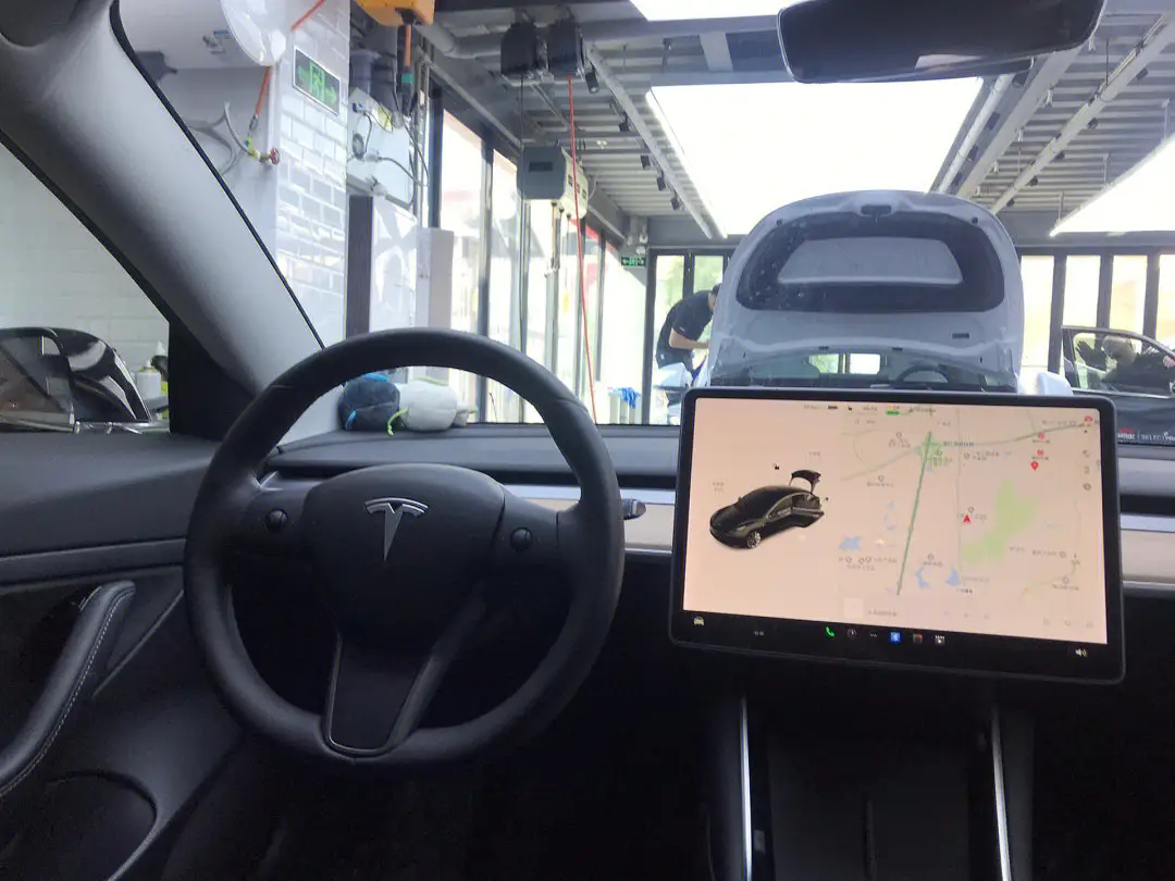 特斯拉新款Model 3 预计9月底量产 上海电池1厂重启