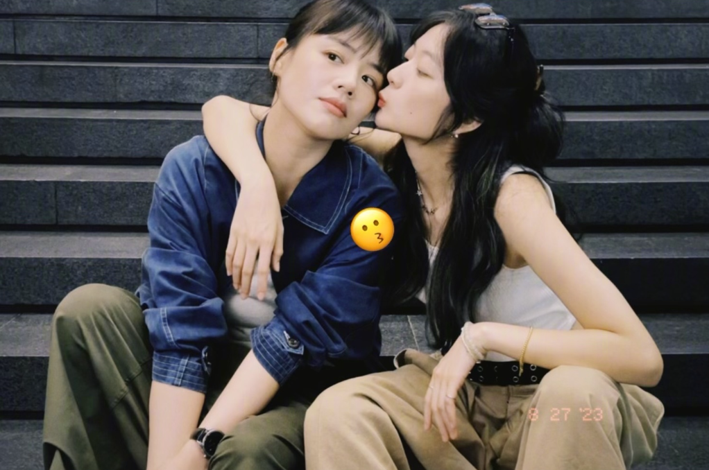 美女贴贴！马思纯与孙千合影搂抱灿笑