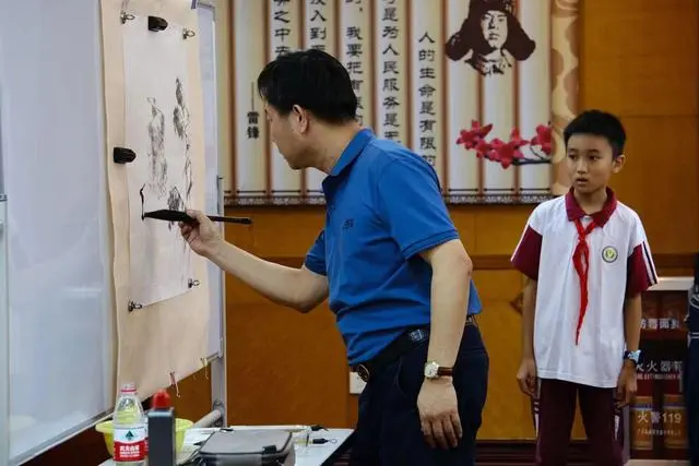 广州越秀：东山口“画展+”绽放美育之花