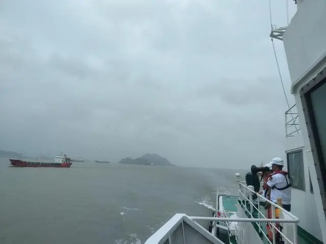台风过后，广州海事局助力港航企业有序恢复生产