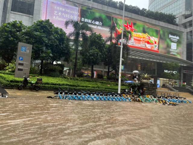 广州午后暴雨哪来的？和台风“海葵”没关系