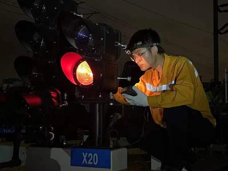 棠溪站退出历史舞台，广州白云站京广场新站型启用