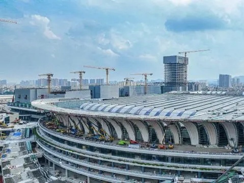 中铁建工广州白云站项目建设有序推进 已进入装饰装修阶段