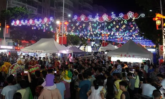 花都两龙南街夜市正式开业，快来打卡