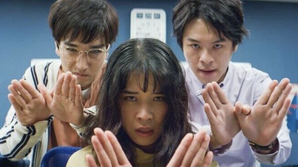电影《明天星期一》这群社畜能否逃出只有「上班」的时空轮回？