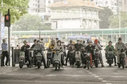 广州拟出台新规：开电动自行车违章或扣分 不得边骑车边打电话