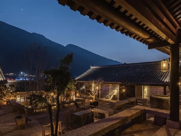 除却巫山不是云，夜泊于此，知美好