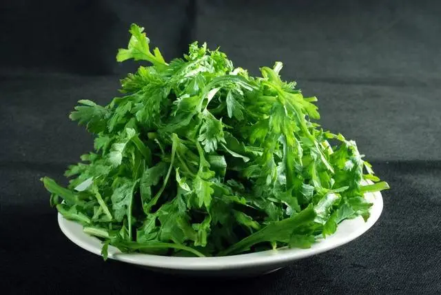 吃腻了大鱼大肉，就馋这个“皇帝菜”，清脆爽嫩巨下饭