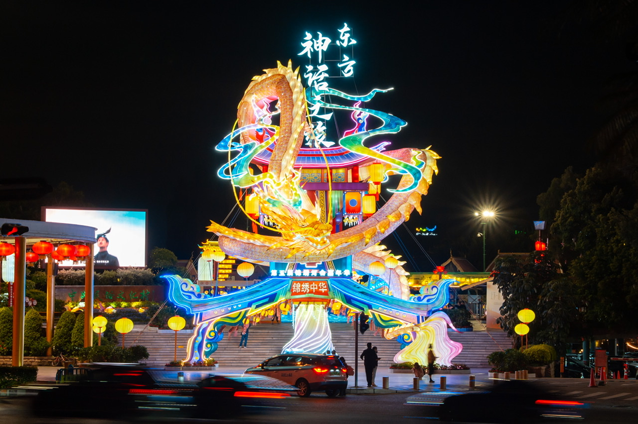 锦绣中华首次全园亮灯 52万㎡灯海点亮鹏城——锦绣灯会嘉年华，开启东方神话之旅