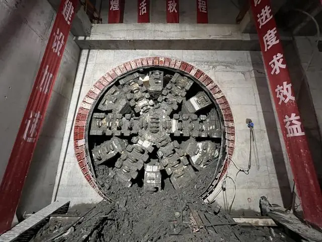 广州地铁新线进度更新，十二号线白云段安全穿越断裂带和既有线