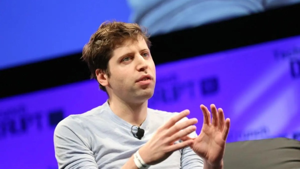 盖茨对话OpenAI CEO奥特曼：我没想到ChatGPT会变得这么好