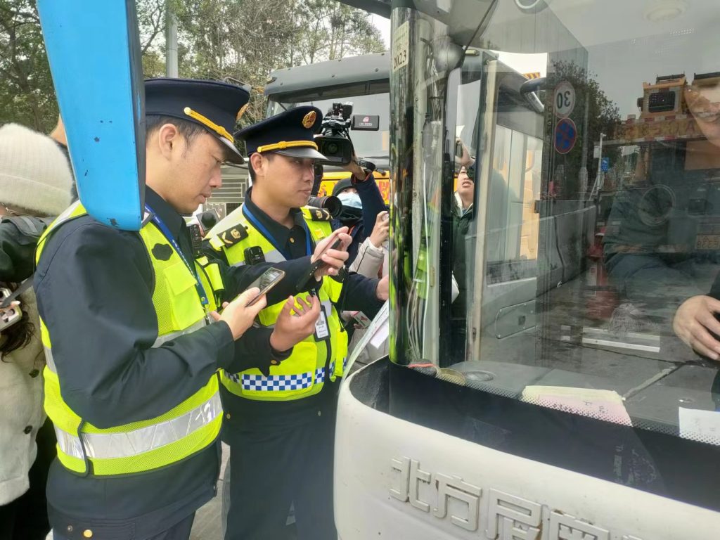 立案查处违章超200宗！广州开展春运前客运执法整治行动