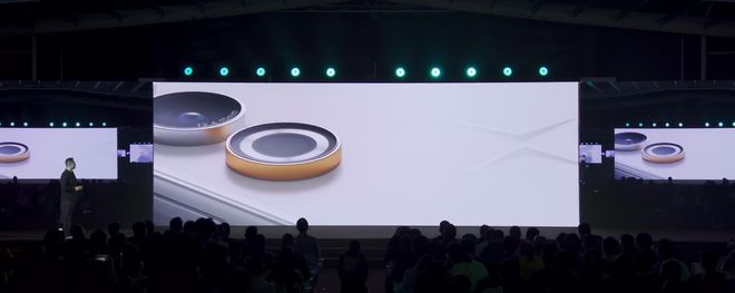 极星首款手机 Polestar Phone 通过 Google Play 认证，3 月发布