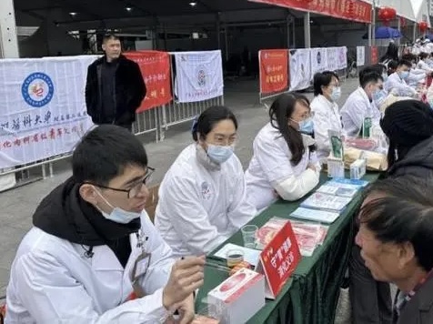 广州超2万人次青年志愿者温暖旅客回家路