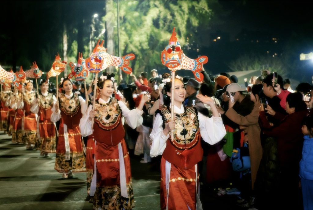 称霸春节朋友圈,锦绣喜粤年超地道!