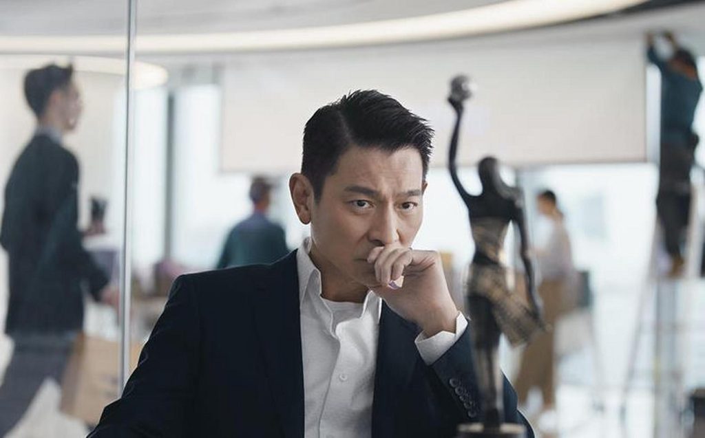 《红毯先生》撤档再上或亏2亿，定错档期再翻盘有多难？