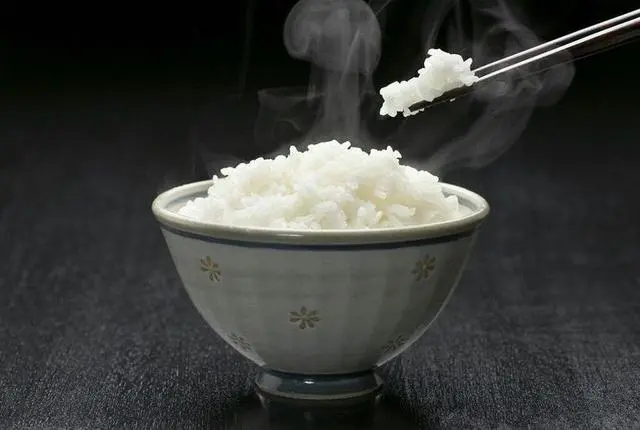哪种“主食”最不健康？是米饭吗？医生劝告：5种主食，尽量少吃