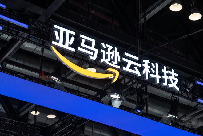 生成式 AI 抢滩生死战：全球云计算巨头怎么打