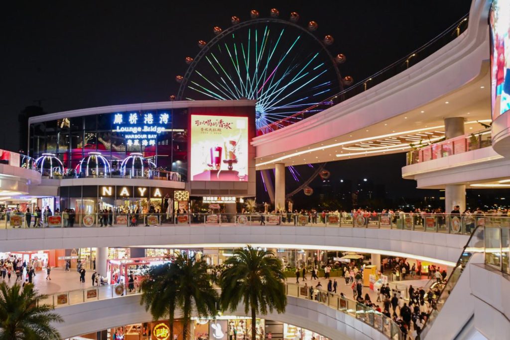运输船驶入港湾 五一假期来欢乐港湾一起穿越火线