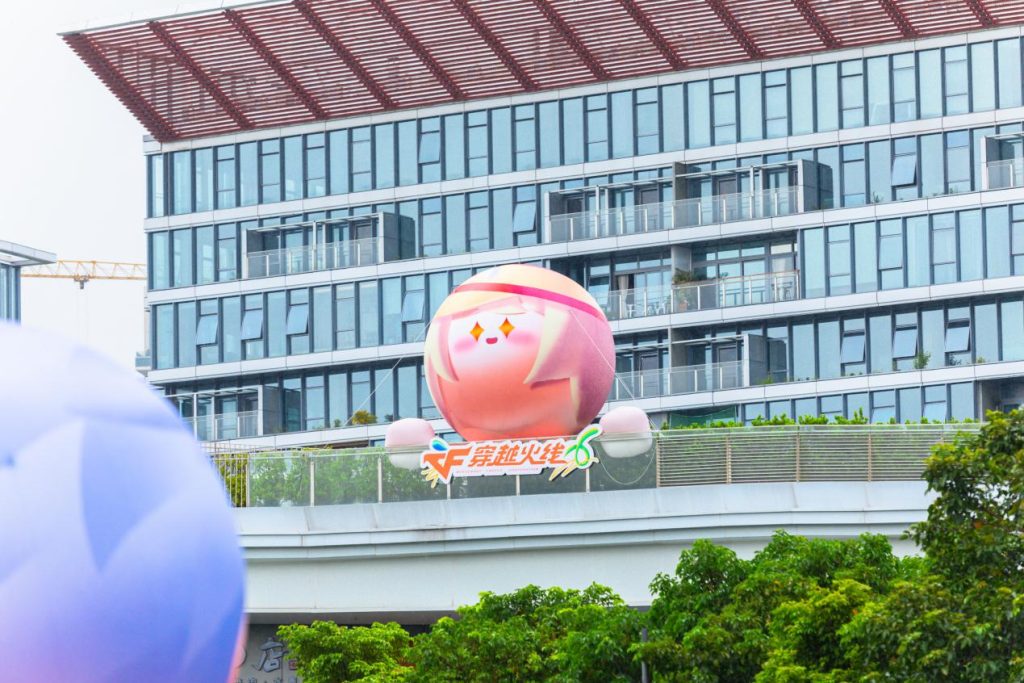 运输船驶入港湾 五一假期来欢乐港湾一起穿越火线