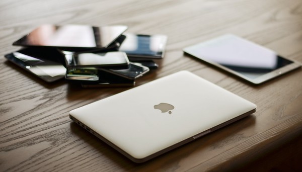 6月开发者大会渐行渐近！知名爆料人：苹果(AAPL.US)AI战略或迎来重大转变