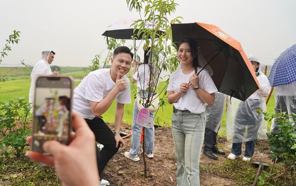 广州举办青年集体婚礼暨从化首期幸福同心林启动仪式
