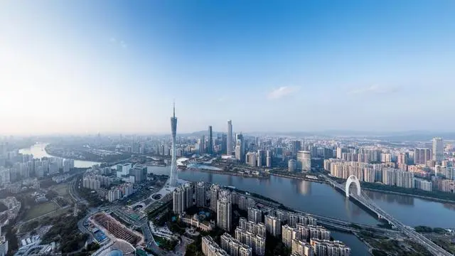 广州：推动成为国内首个载人飞行商业化运营城市，探索开通跨境航线