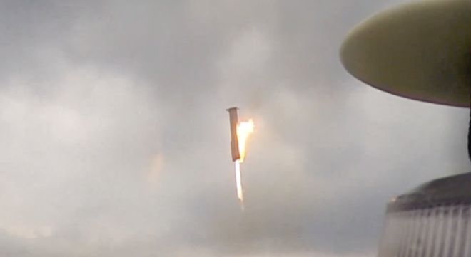 SpaceX首次公布星舰助推器软着陆外部视角视频