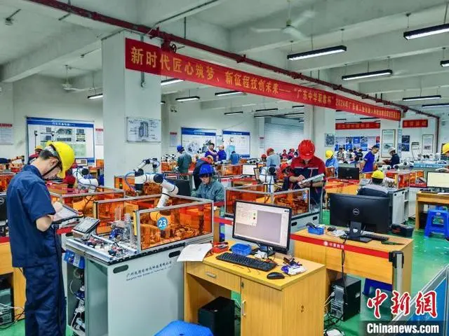 近240名工业机器人运维能手在广州展开职业技能大比拼