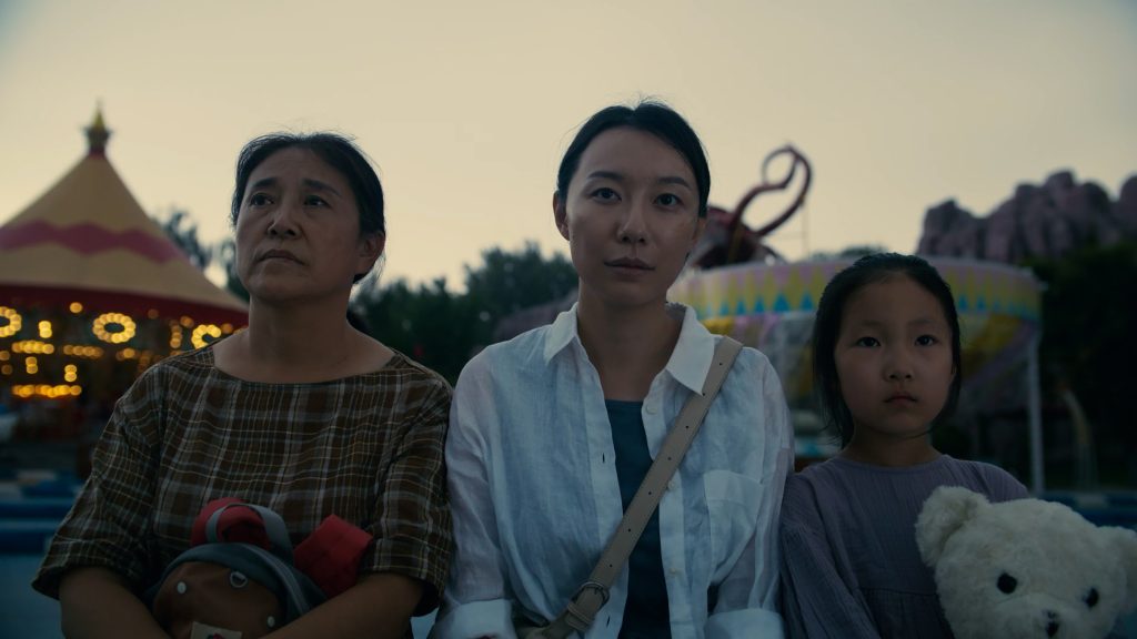 电影《这周五的游乐场》上影节首映 亚新“大龄新人”要一直拍下去