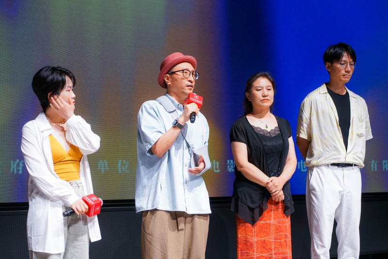 电影《这周五的游乐场》上影节首映 亚新“大龄新人”要一直拍下去