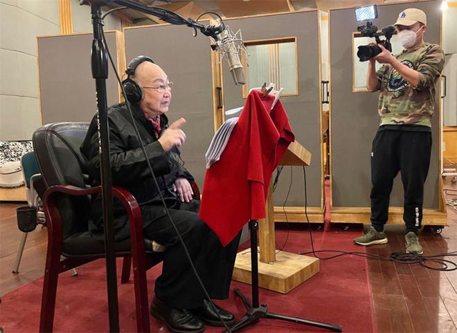 如果不拍三部曲,除了打牌,他什么也不会干