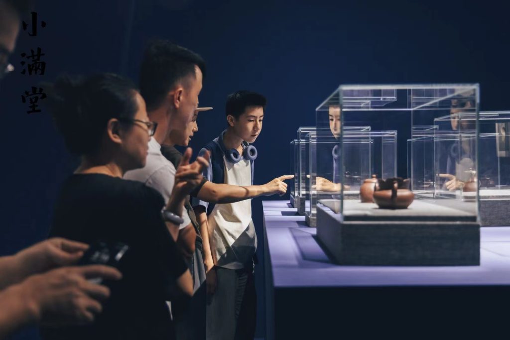 千件紫砂陶瓷名作亮相深圳湾,展现中国茶器艺术魅力