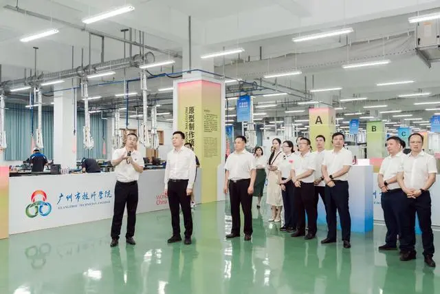 广州市首个“百千万工程”技能学院授匾仪式在广州市技师学院举行