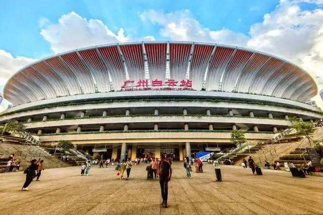 广州白云站开通迄今旅客吞吐量突破700万人次！