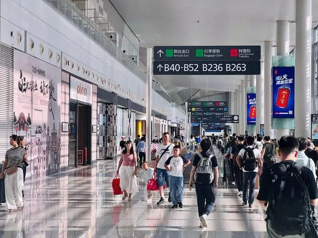 广州白云机场转场20周年：累计运送旅客超9.5亿人次