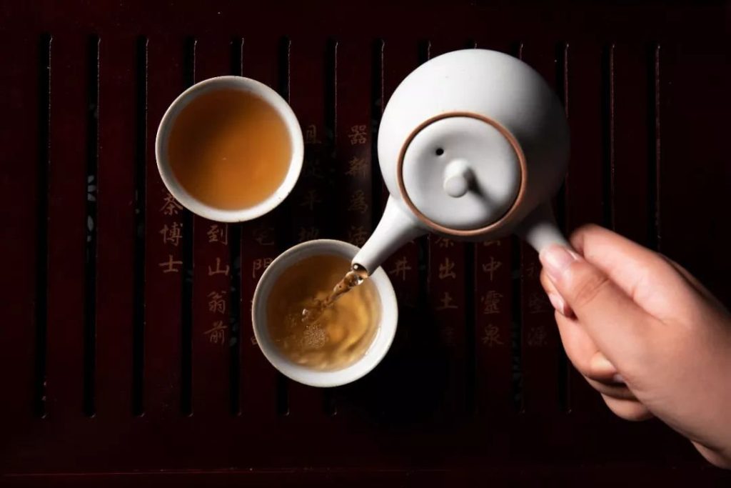 长期喝茶的人，最后都怎样了？五大好处会慢慢显现！