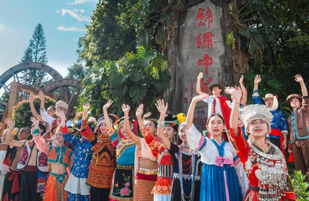 外国游客144小时免签政策受欢迎，深圳锦绣中华境外游客同比增长1125%!