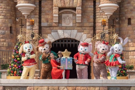 投入香港迪士尼乐园度假区 “A Disney Christmas” 独有节日传统 迎接魔雪奇缘世界首个飘雪圣诞