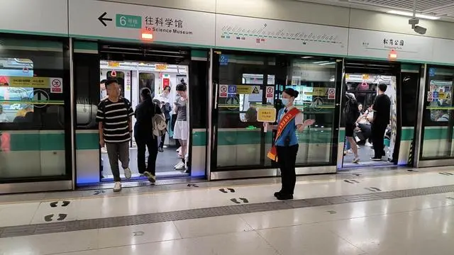10月28日起，深圳地铁6号线将压缩工作日高峰行车间隔