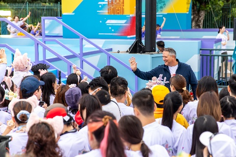香港迪士尼乐园10K 周末 2024首次跑入魔雪奇缘世界 展开前所未有的奇妙体验