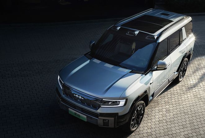 比亚迪方程豹汽车豹 8 发布：首搭华为 HiCar，37.98 万元起