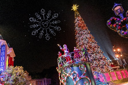 香港迪士尼乐园度假区“A Disney Christmas”让圣诞传统变得更璀璨