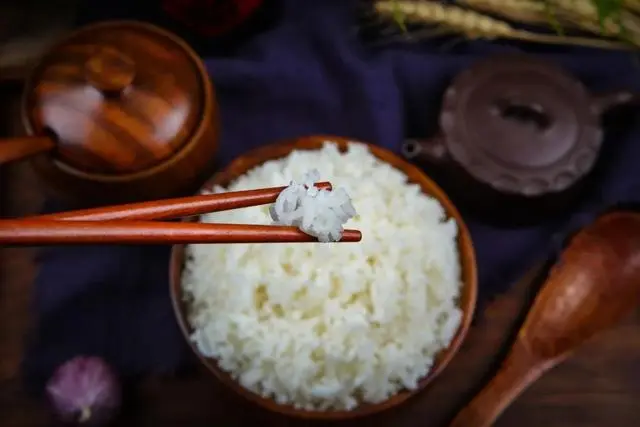 近4万人研究：主食吃太少，增加糖尿病风险
