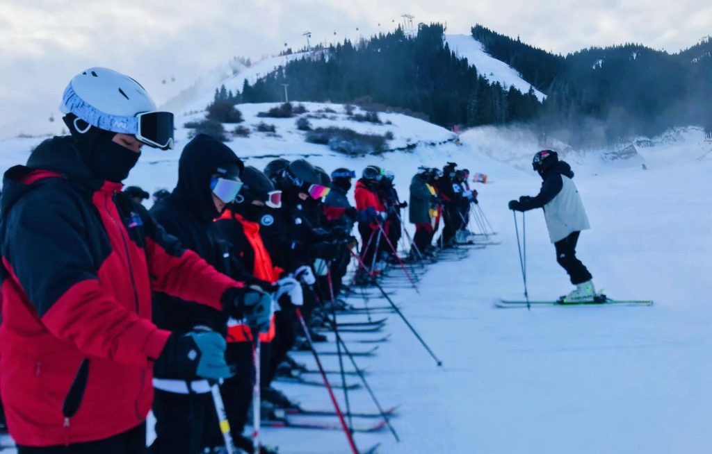 丝绸之路山地度假区 24 - 25 雪季冬令营：开启冰雪奇缘之旅