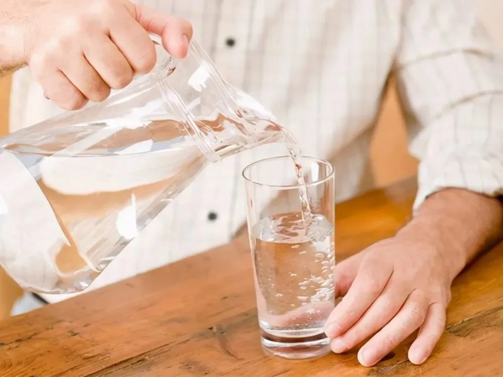 别等渴了再喝水，那就晚了！这些喝水误区不懂危害很大……